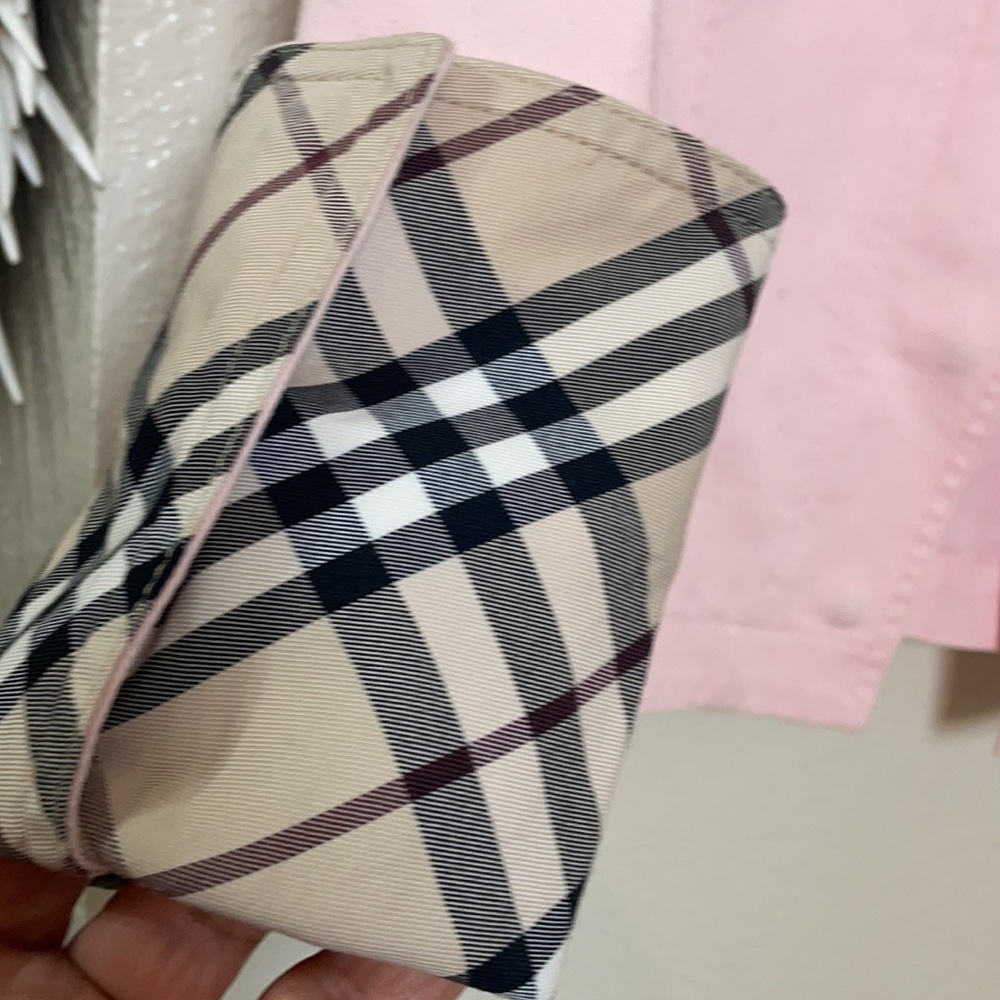 Burberry - Picture 8 of 9